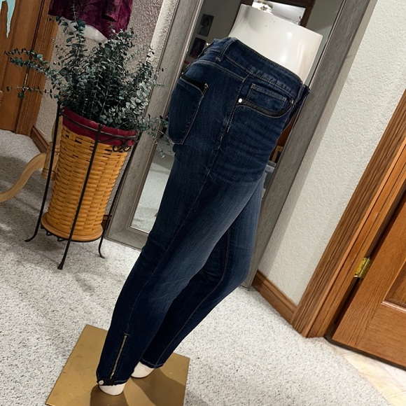 White House Black Market Denim - WHBM THE SKIMMER SIZE 8